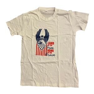 🇺🇸 Land of the Free, Home of the Brave – Patriotic Graphic T-Shirt 🇺🇸